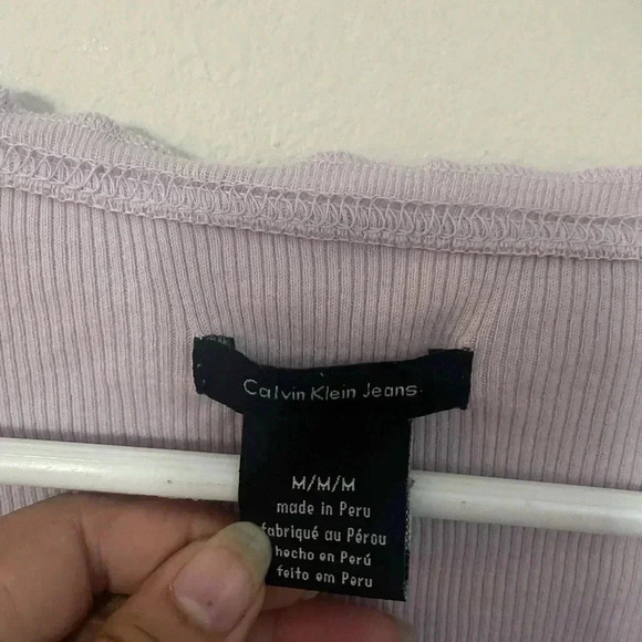 Calvin Klein Jeans lilac v-neck long sleeve blouse size Medium - Picture 2 of 4